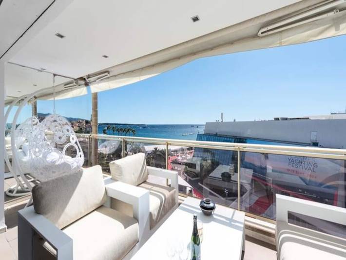 Gîte pour 4 personnes, avec terrasse dans Palais Des Festivals Et Des Congres - 2