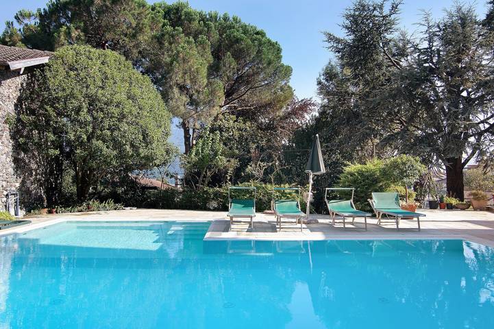 Casa vacanza per 4 persone, con Balcone e Giardino nonché Vista lago a Domaso