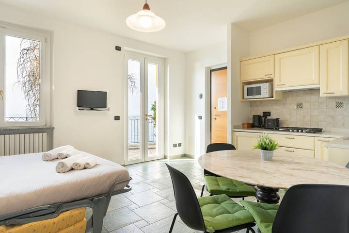 Appartamento per 2 persone, con terrazza e panorama nonché vista lago in Bellano