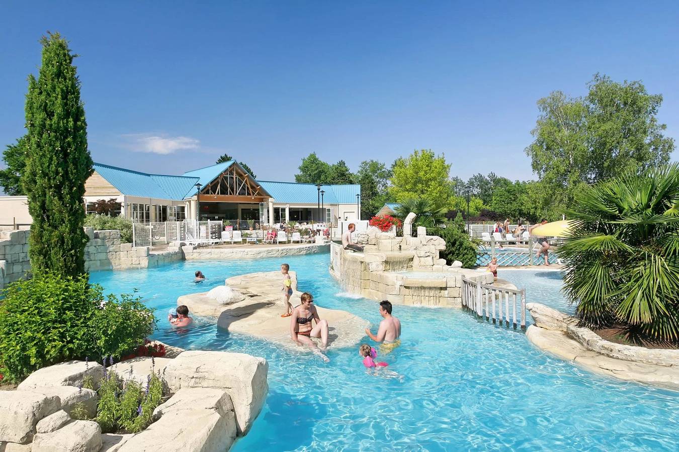 Camping pour 6 Personnes dans Sainte-Catherine-de-Fierbois, Région de Chinon