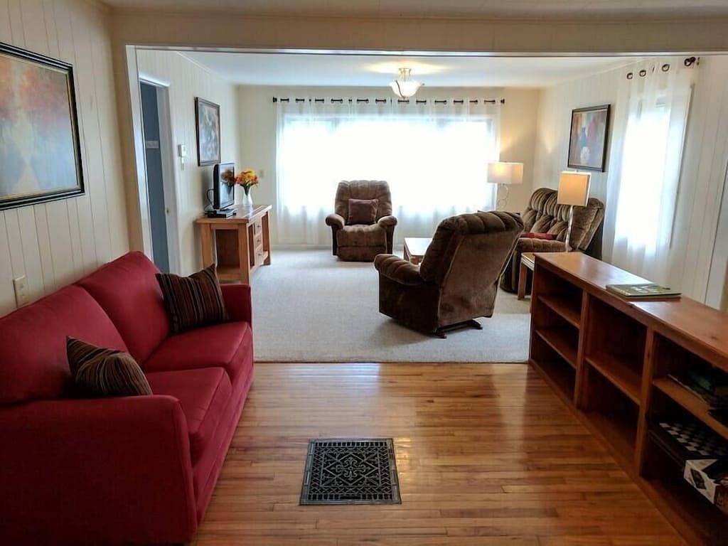 Vacation Apartment for 6 Guests in Adirondack Mountains, Warren County (NY)