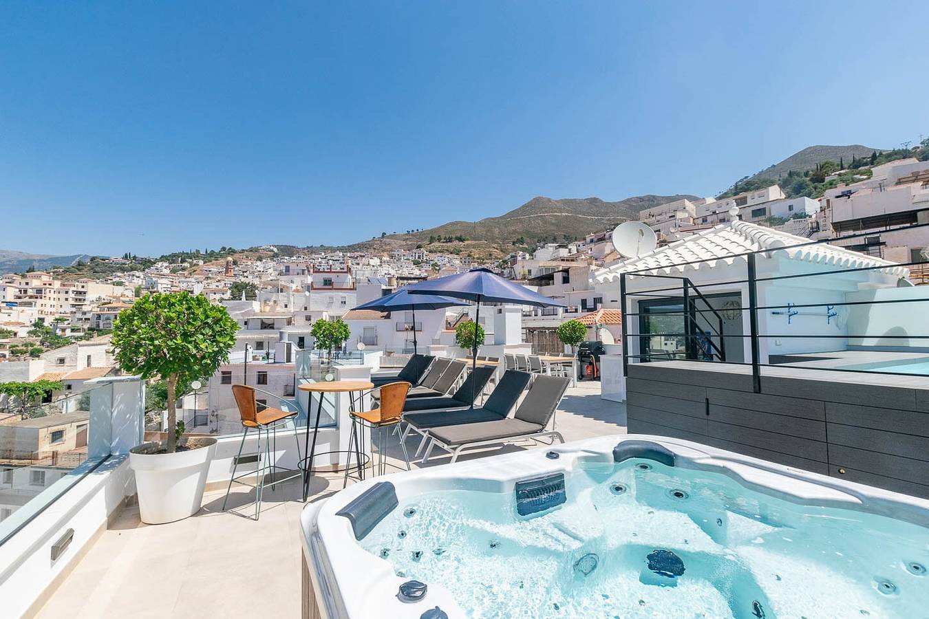 Apartamento entero, Apartamento Moderno en Cómpeta I con Vista a la Montaña, Wi-Fi y Terraza in Cómpeta, Provincia de Málaga