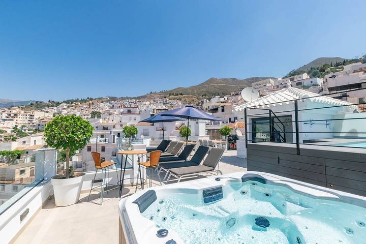 Hel lejlighed, Modern apartment in Cómpeta with shared pool and jacuzzi in Cómpeta, Cordillera Penibética