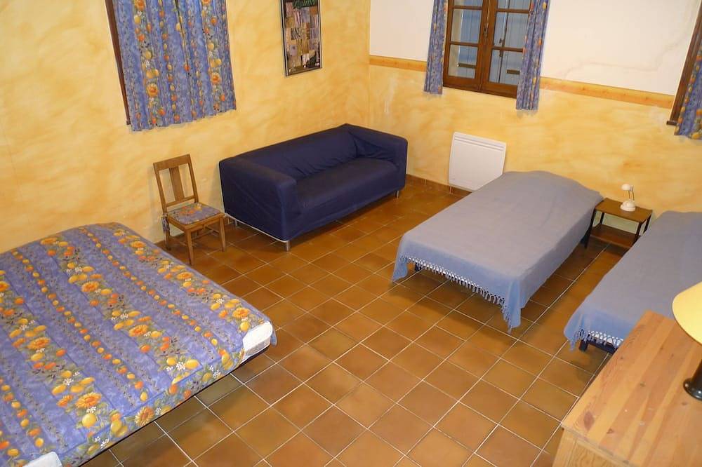 Gran cabaña con piscina privada y tenis. in Veaux, Malaucène