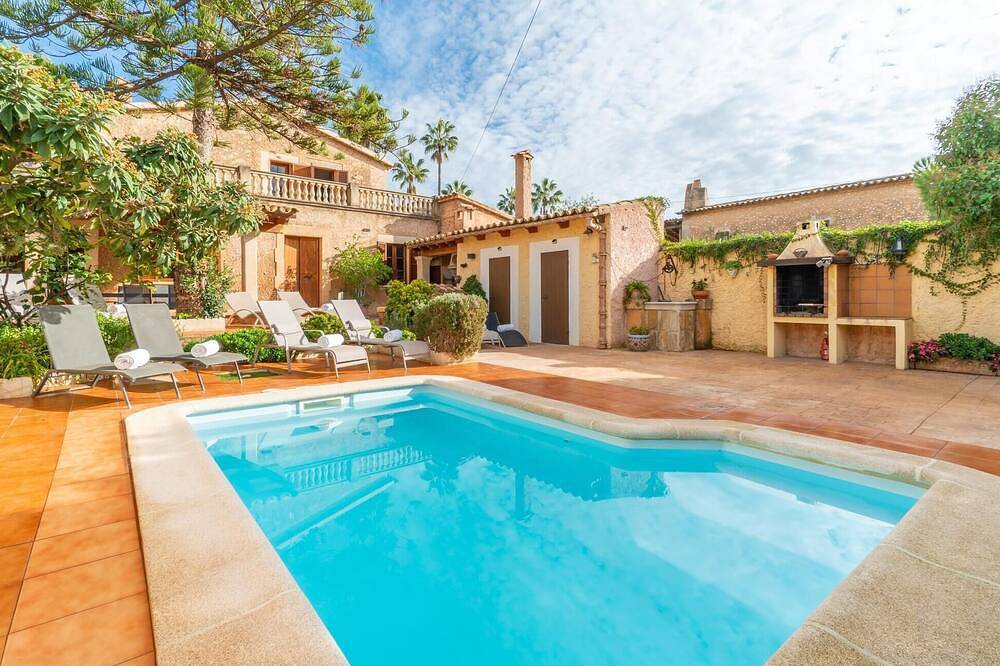 Increíble casa en Palma con piscina privada, puede ser interior o exterior. in Sa Indioteria, Palma