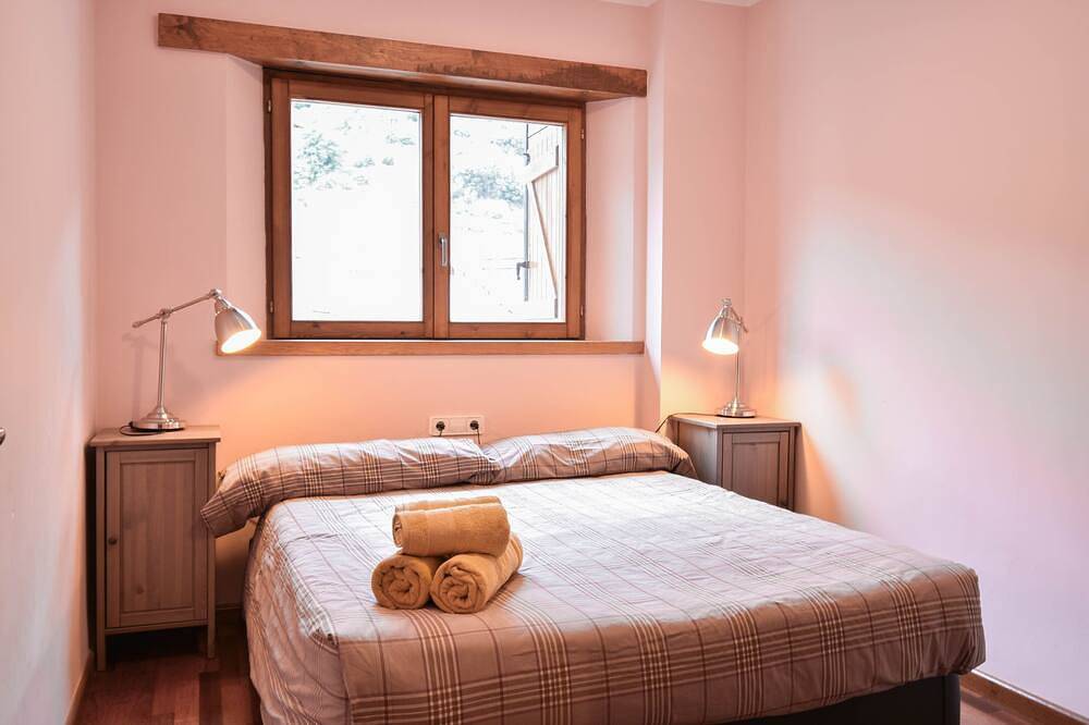 Entire apartment, Raval Apartment in Port Ainé, Rialp