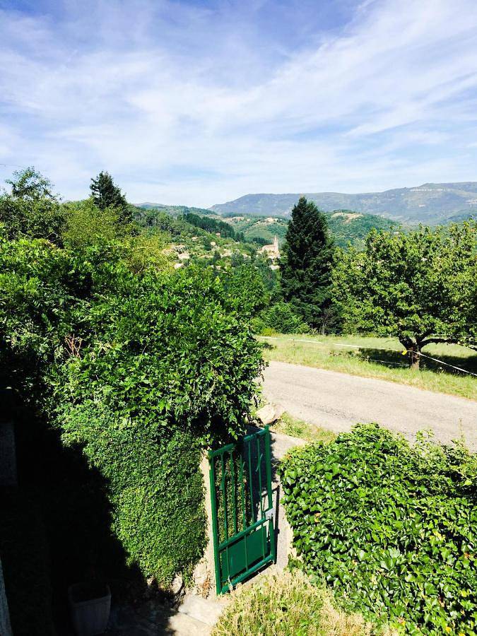 Location de vacances pour 4 personnes, avec piscine ainsi que jardin et vue, animaux acceptés à Saint-Andéol-de-Vals - 3