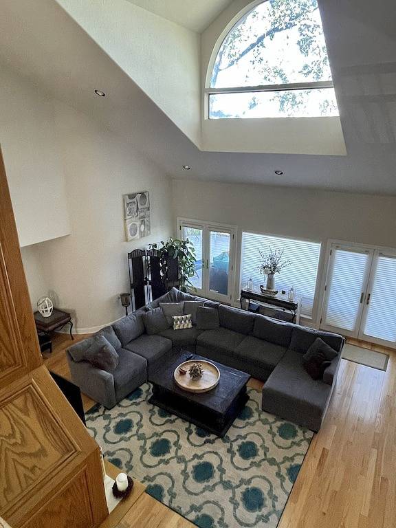 Beautiful Lake Front Home on 5 acres...multi family vacations in California North Coast