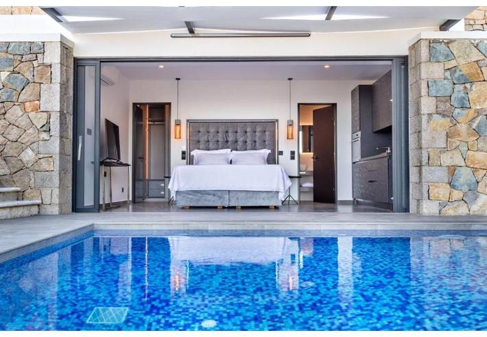 Villa "Desun Suites Grey" with Sea View, Pool & Wi-Fi in Rachi, Greece
