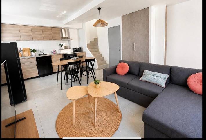 Location de vacances pour 6 personnes, avec Terrasse à Pont-de-l'Arche