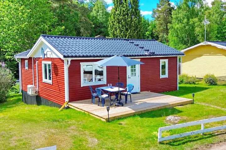 Ferienhaus für 5 Personen, mit Sauna und Terrasse sowie Garten und Seeblick, mit Haustier - 1