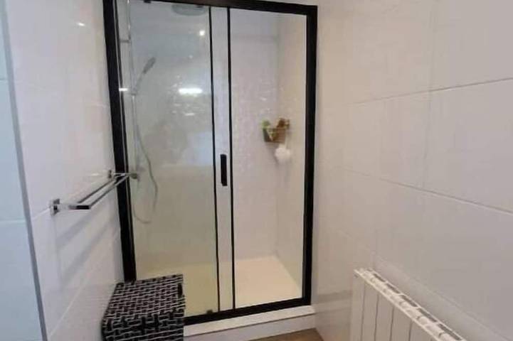 Appartement entier, Appartement tout confort avec parking et terrasses in Oloron-Sainte-Marie, Béarn