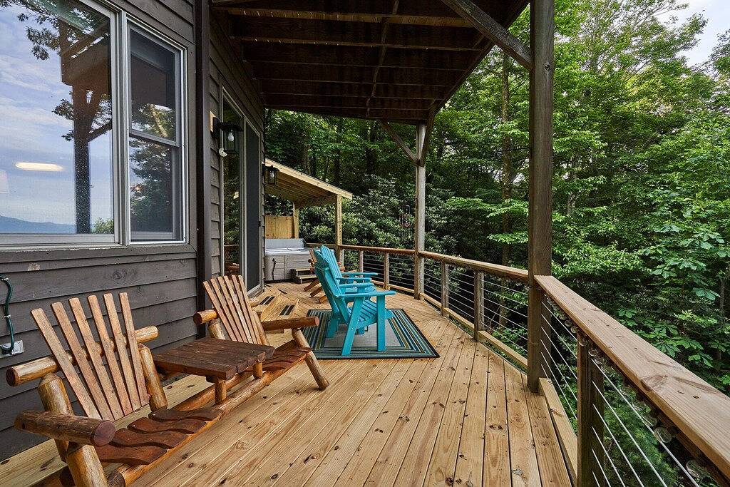 Treehaven - Magical Mountain Retreat, Views, Upsca in Blue Ridge Parkway, Caldwell County