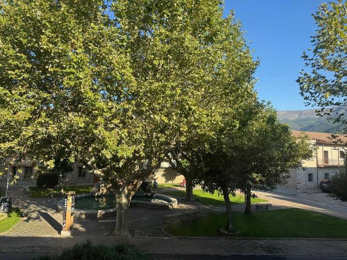 Location de vacances pour 8 personnes, avec terrasse ainsi que jardin et vue, animaux acceptés à La Adrada - 3