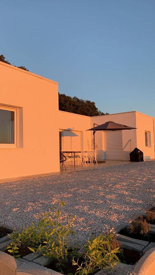 Location de vacances pour 6 personnes, avec Terrasse ainsi que Jardin et Vue à Petacciato - 3