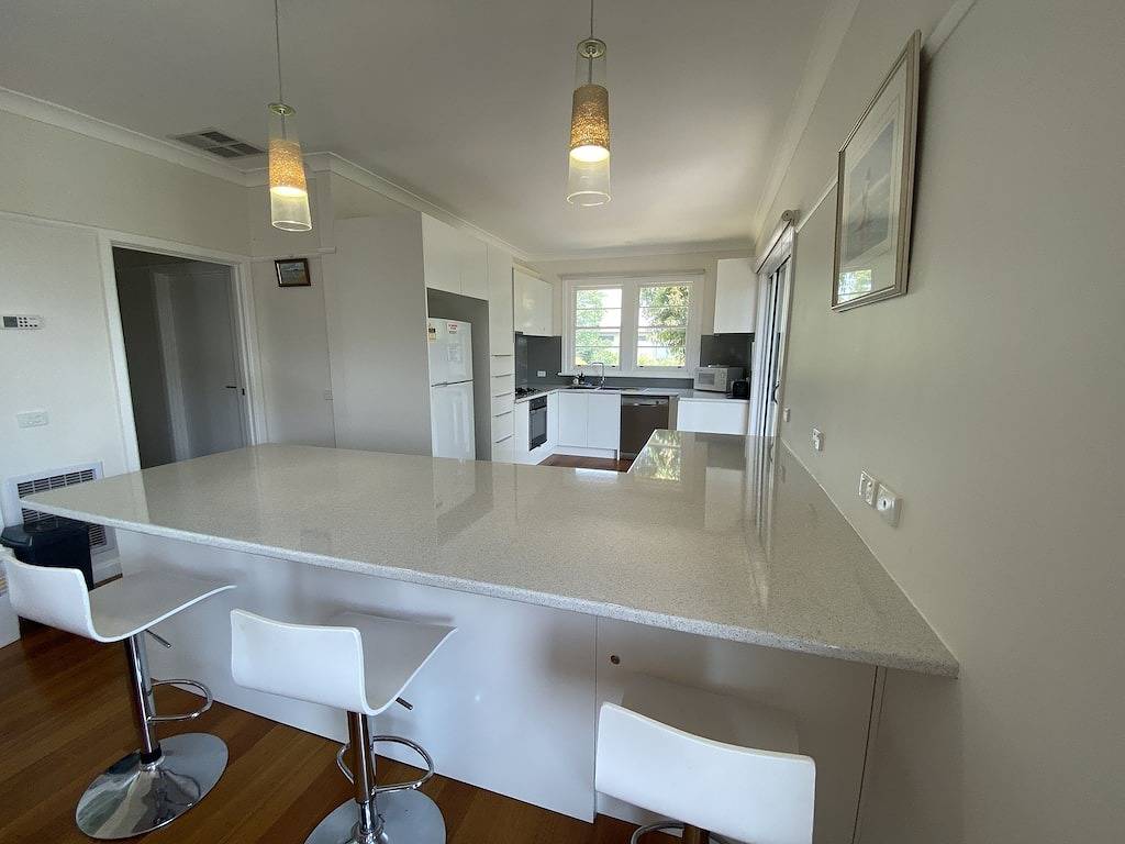 Mccrae: 2-stöckiges Haus, Strand zu Fuß erreichbar und tolle Aussicht auf die Bucht in McCrae, Mornington Peninsula