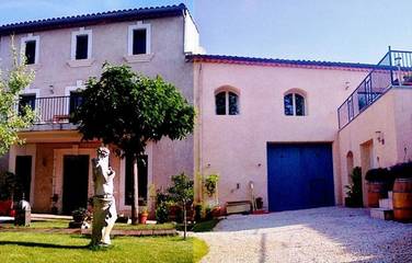 Cottage pour 6 personnes, avec piscine ainsi que terrasse et jardin, animaux acceptés à Montblanc