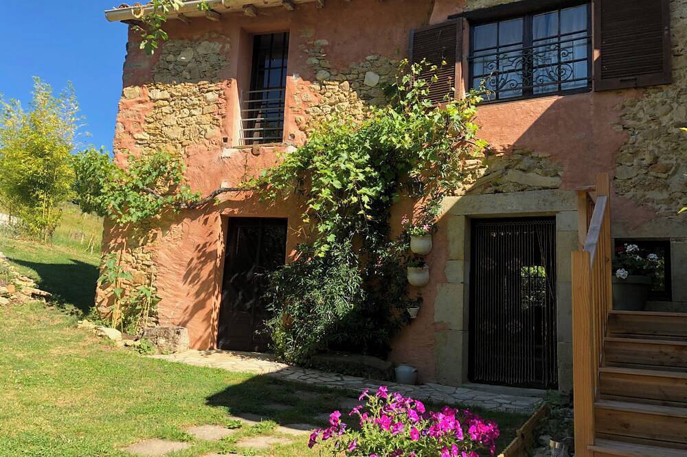 Magnifique gîte de trois chambres au charme rustique in La Bastide-de-Bousignac, Ariège