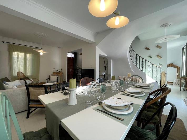 Villa pour 8 personnes, avec jardin et piscine