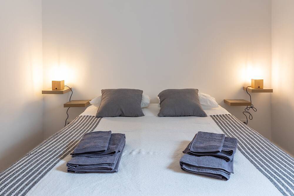 Charming 3-bedroom house, 2 Wc, jacuzzi and barbuecue. Free parking and wi-fi. in Évora, Évora Distrikt