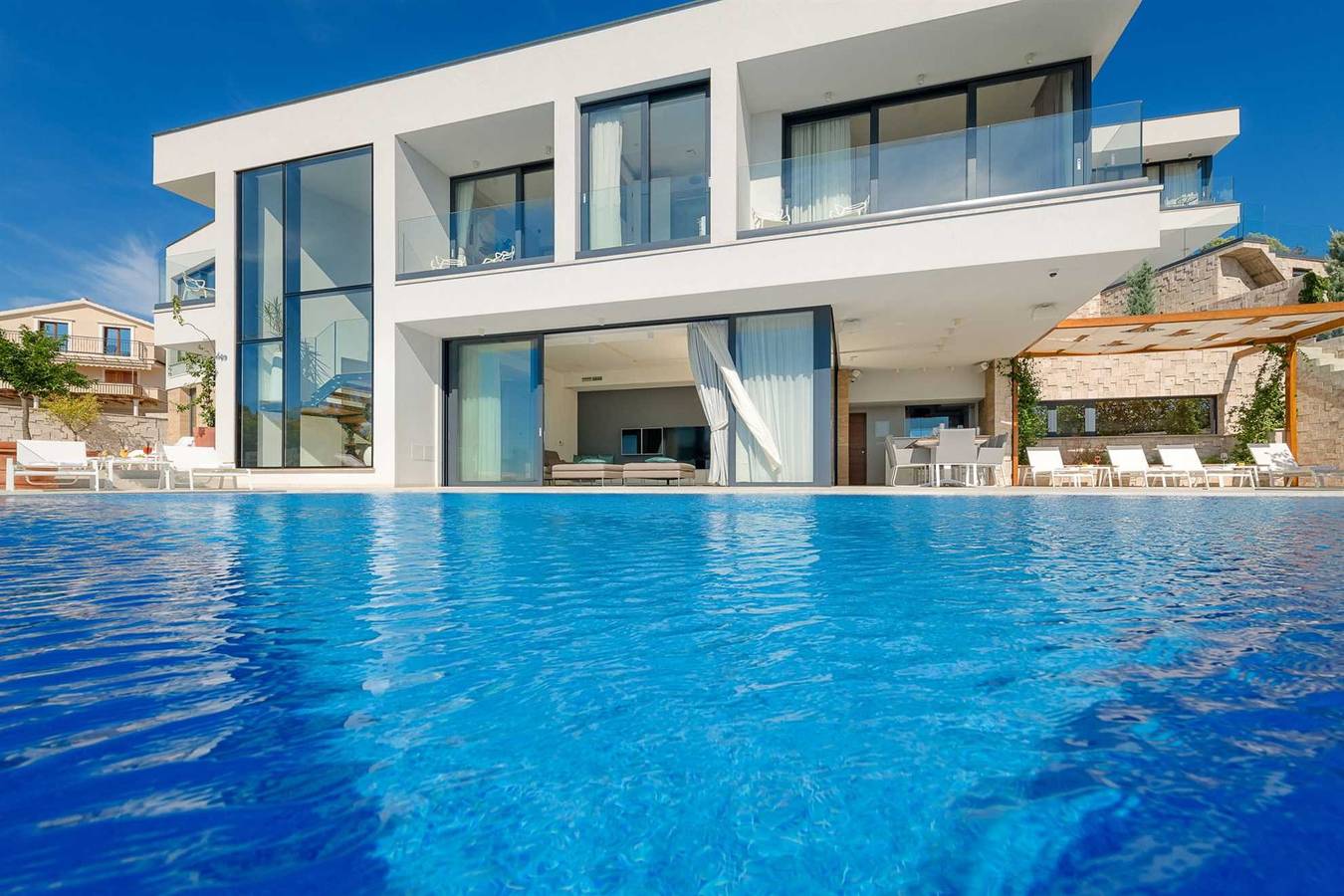 Villa voor 8 personen met balkon in BONJ, Hvar Stad