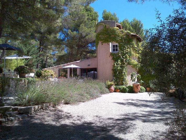 Location de vacances pour 2 personnes, avec jardin et piscine au Parc naturel régional des Alpilles - 4