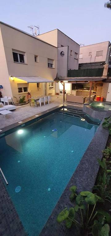 Casa rural para 6 personas, con jardín además de jacuzzi y piscina en Alcalaten