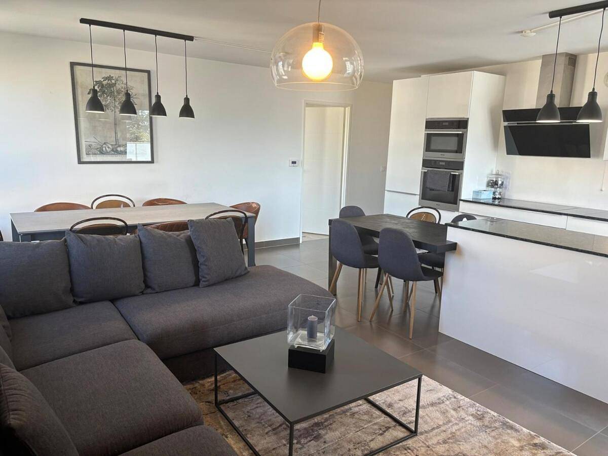 Appartement entier, Apartment in Ambilly, Région de Saint-Julien-en-Genevois