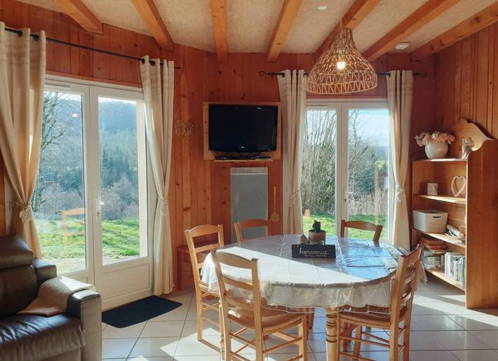 Gîte pour 6 personnes, avec terrasse et jardin dans le Jura - 2