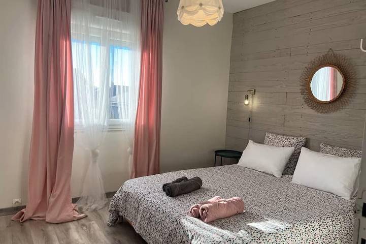 Gîte pour 6 personnes, avec jacuzzi et jardin ainsi que terrasse et piscine à Saint-Jean-des-Mauvrets - 2