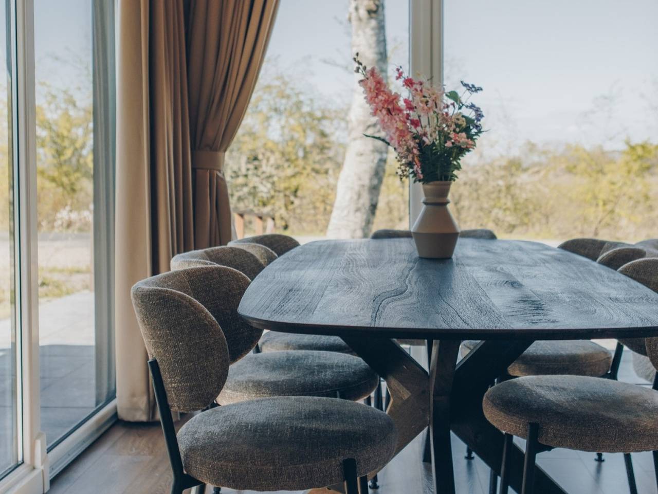 Modern chalet voor 6 personen op een groen vakantiepark in Utrecht in Renswoude, Provincie Utrecht