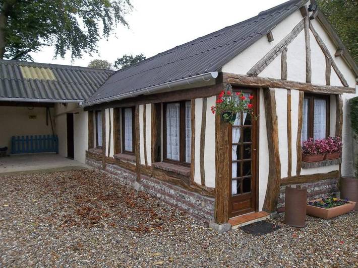 Location de vacances pour 4 personnes, avec terrasse et jardin à Biville-la-Baignarde