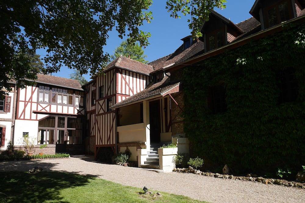 Maison indépendante dans un manoir normand, Bernay in Bernay, Région de Bernay
