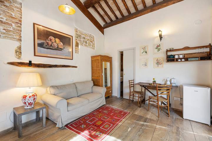 Room 'Legnaia - Agriturismo Le Canterie' with Shared Pool, Private Garden and Wi-Fi in Radicondoli, Siena provins