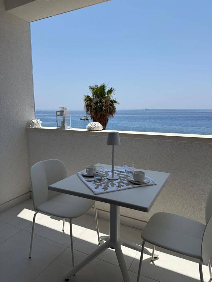 Casa vacanza per 2 persone, con giardino e panorama in Melito di Porto Salvo