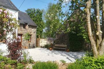 Gîte pour 2 personnes, avec terrasse et jardin à Paule
