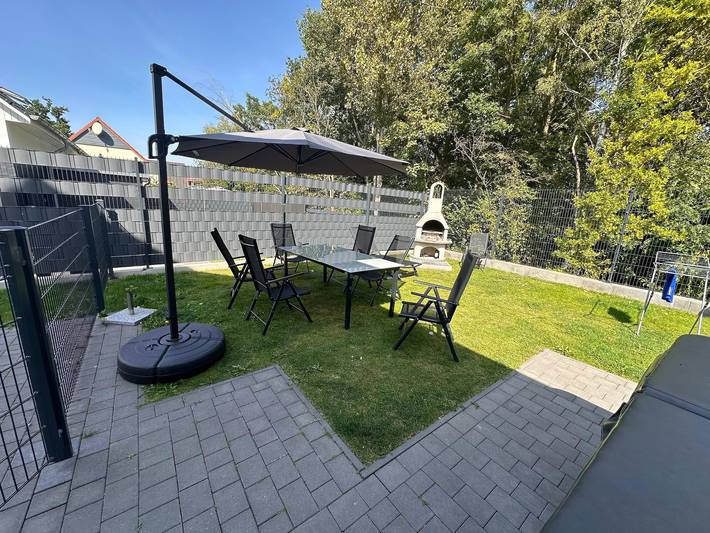 Ferienhaus für 8 Personen, mit Terrasse und Whirlpool sowie Garten und Pool in Göhren-Lebbin - 2