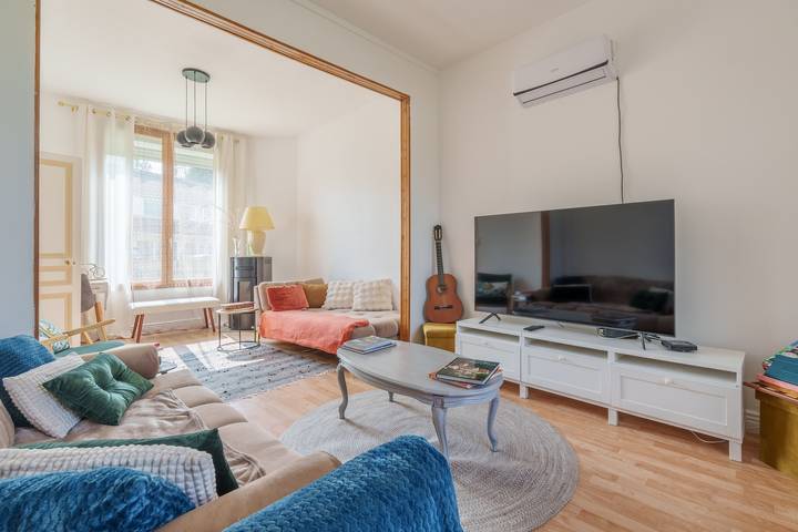 Location de vacances pour 8 personnes, avec balcon et jardin à Migennes