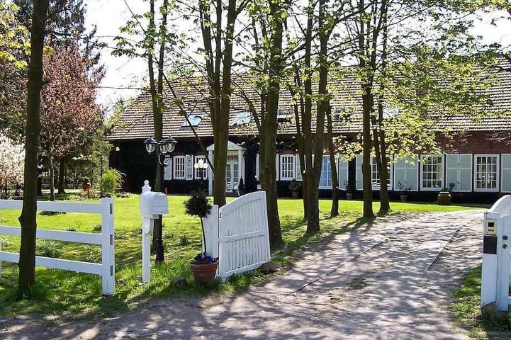 Ferienwohnung für 4 Personen, mit Balkon und Garten in Loxstedt