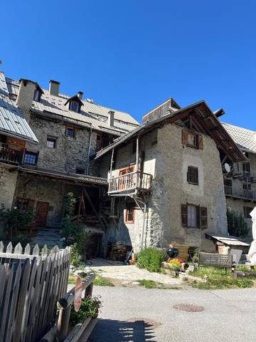 Gîte pour 6 personnes, avec vue, adapté aux familles à Cervières