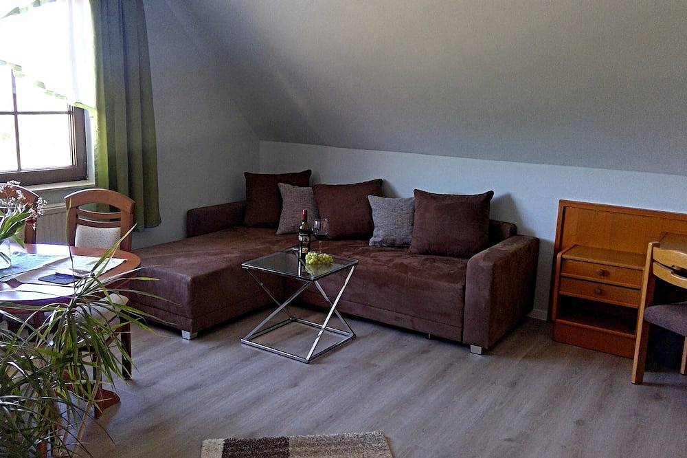 Ganze Wohnung, Gemütliche Unterkunft im Nationalpark Jasmund umgeben von unserem Wildgehege in Hagen Auf Rügen, Lohme
