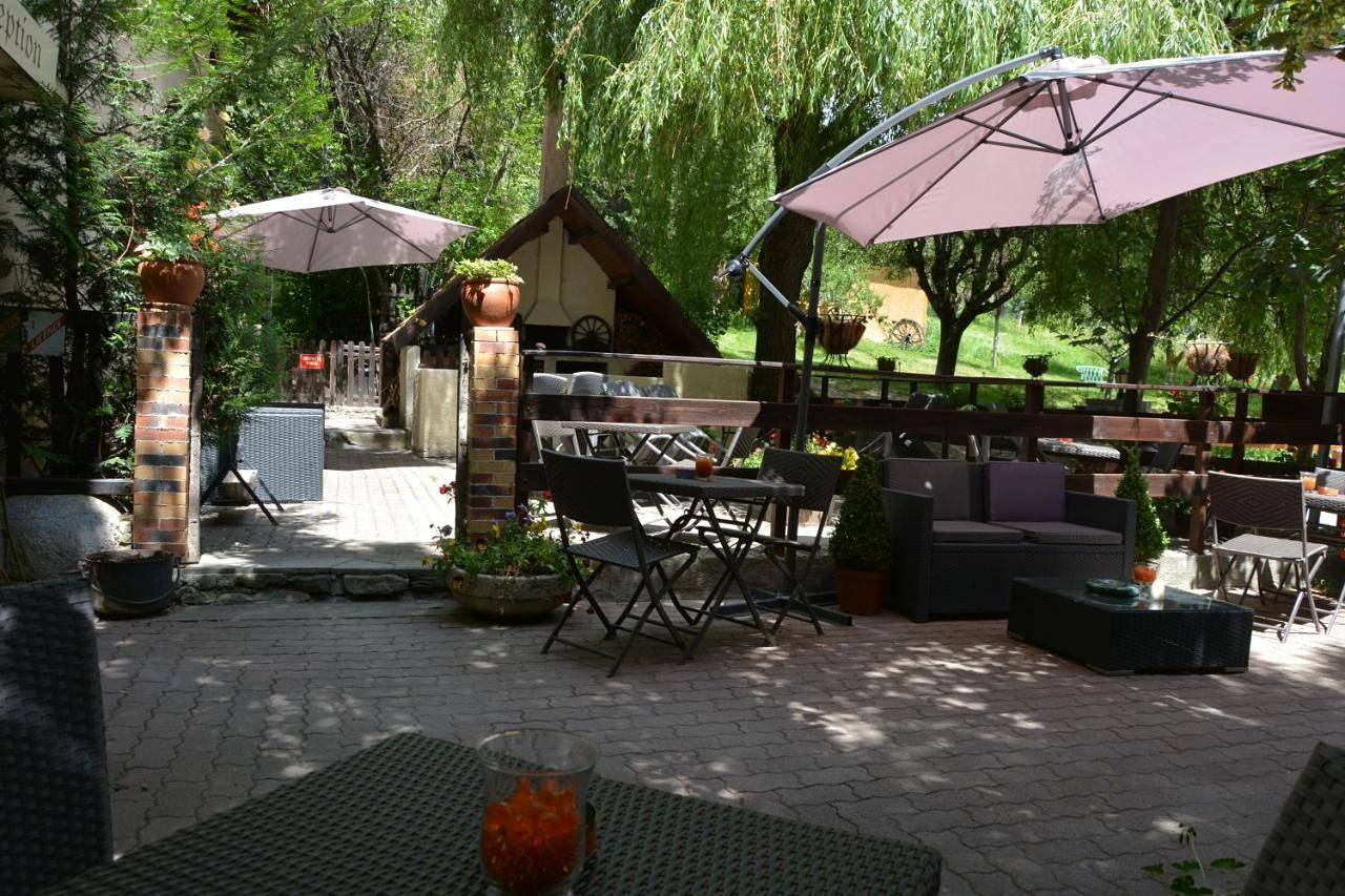 Hotel & Restaurant Le Chalvet in Embrun, Parc national des Écrins