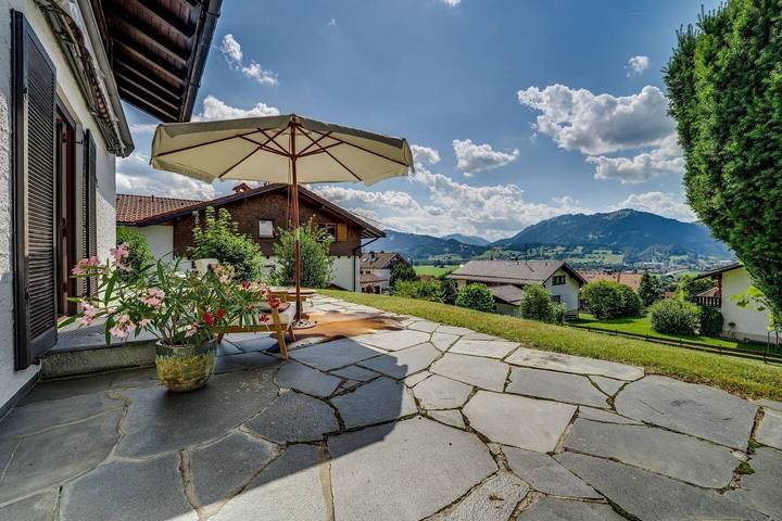 Ferienhaus für 9 Personen, mit Balkon und Ausblick sowie Sauna in Burgberg im Allgäu
