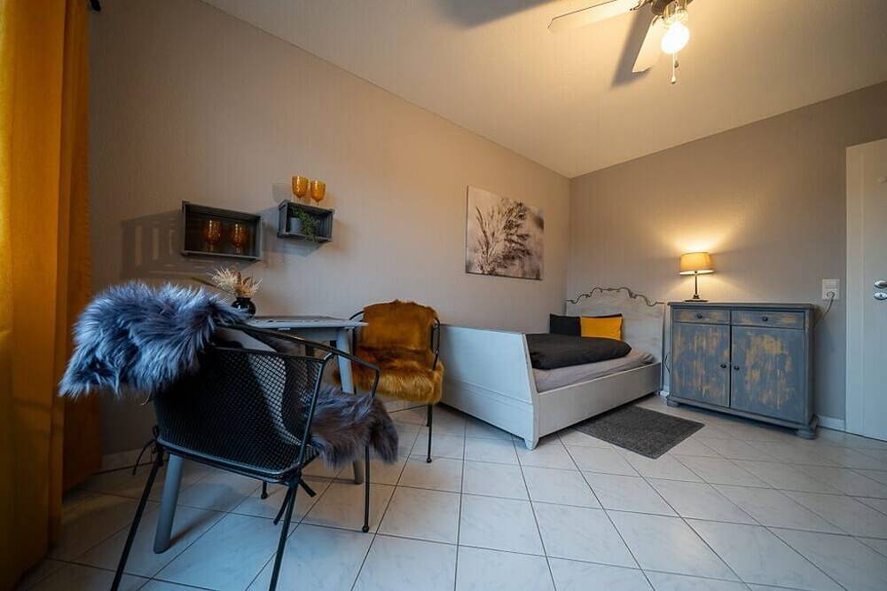 Ganze Wohnung, 4-Zimmer Ferienwohnung „Avita“ in Waiblingen, Ortsteil Bittenfeld in Waiblingen, Rems-Murr-Kreis