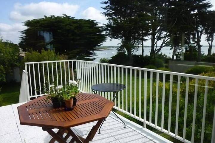 Gîte pour 4 personnes, avec jardin dans Grande plage de Kervoyal