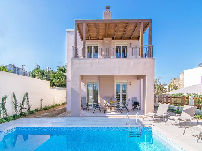 Ferienhaus für 4 Personen, mit Garten und Balkon sowie Pool, kinderfreundlich