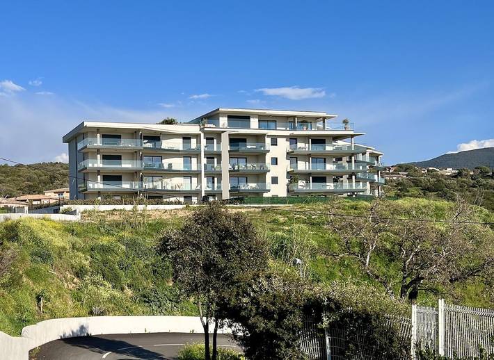 Appartement de vacances pour 4 personnes, avec terrasse en Corse - 2