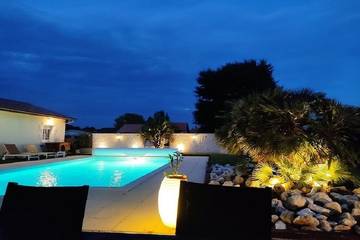 Location de vacances pour 6 personnes, avec terrasse et jardin à Biganos