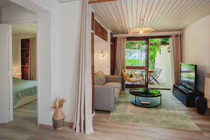 Location de vacances pour 6 personnes, avec terrasse et jardin à Lumio - 2