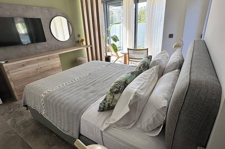 Ganze Wohnung, Ruhige Apartment mit 2 Schlafzimmer und schöner Garten in Side, Manavgat
